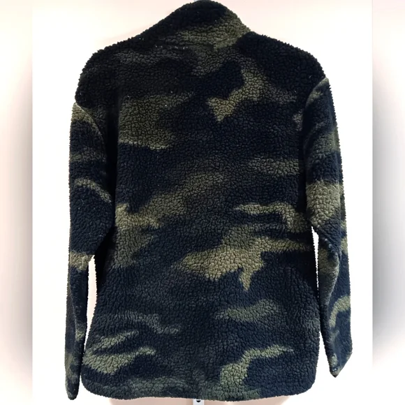 PINK Victoria's Secret Women's (Size SP) Camouflage Green Print Zip Pullover - Picture 2 of 9